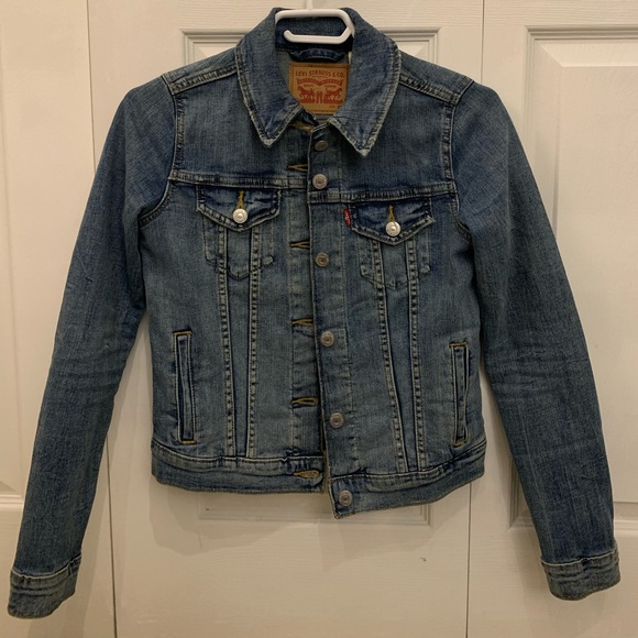 Levi’s Jean Jacket - Picture 5 of 8